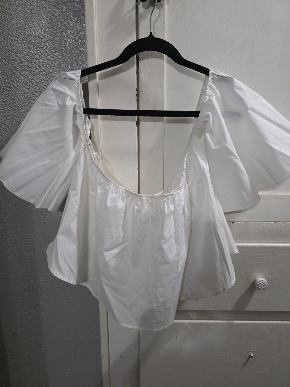 Fantastic Fawn White Puff-Sleeve Scoop Peasant Top
